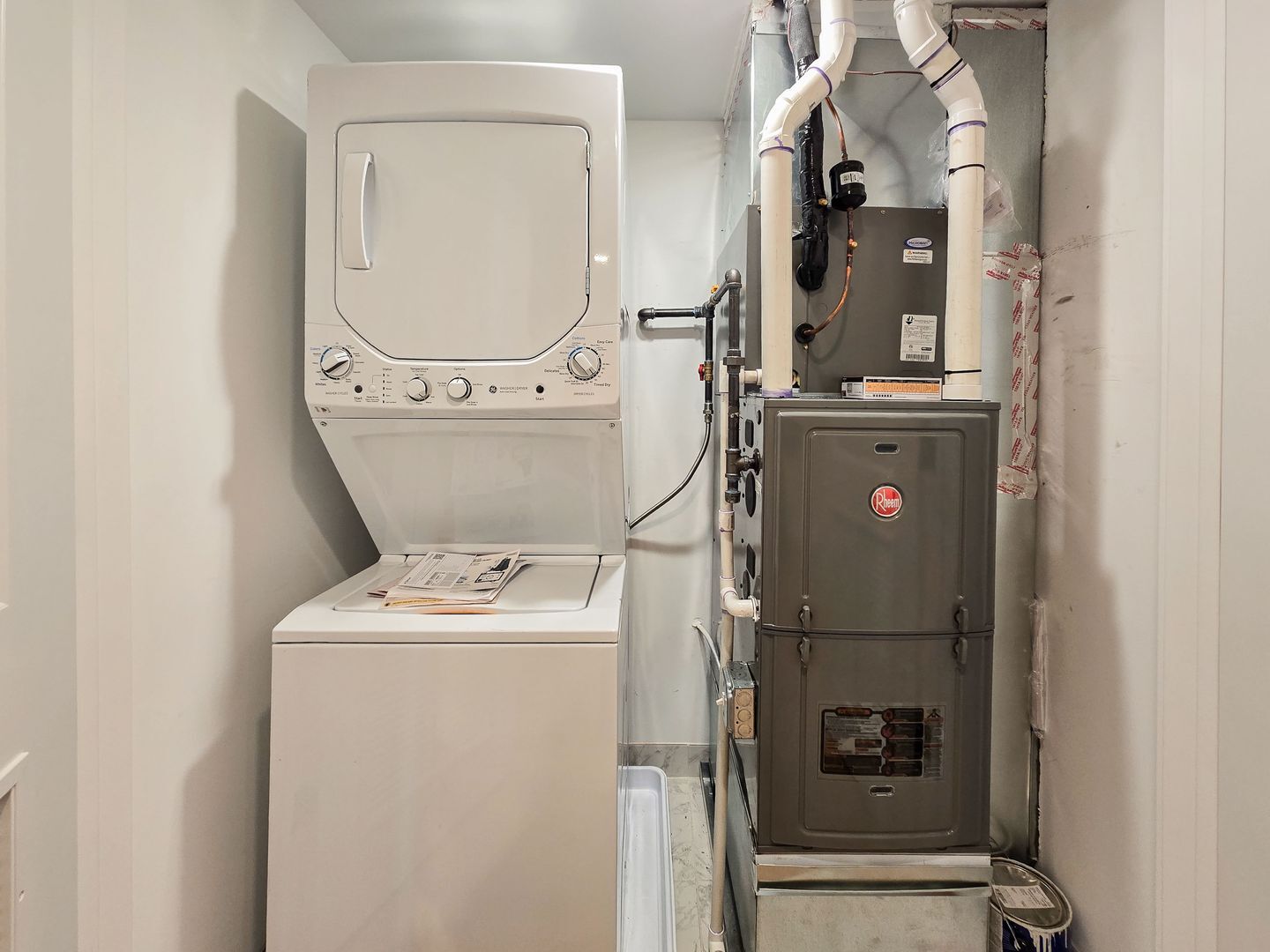 Building Photo - 4840 N Wolcott Ave