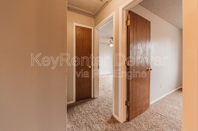 Building Photo - 1498 S Bahama St