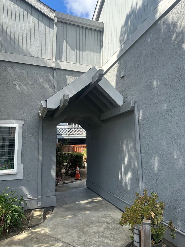Primary Photo - Spacious 2-Bedroom, 2-Bath Condo – Fully R...