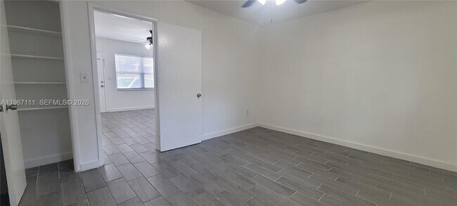 Building Photo - 2615 SW 22nd Ave