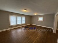 Building Photo - 832 S 17th St