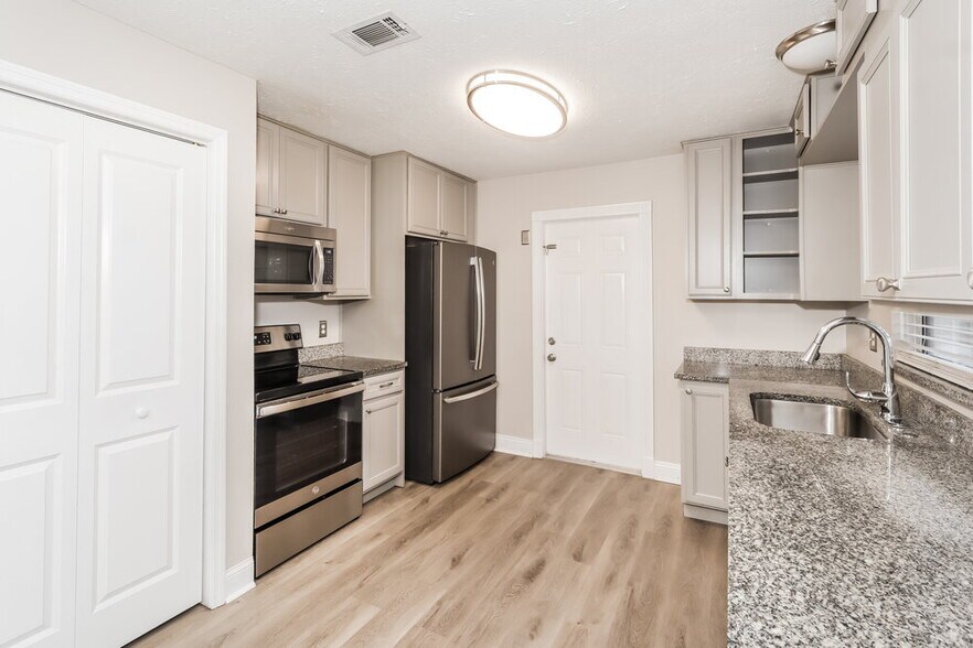 Building Photo - 4914 Reagan Ave