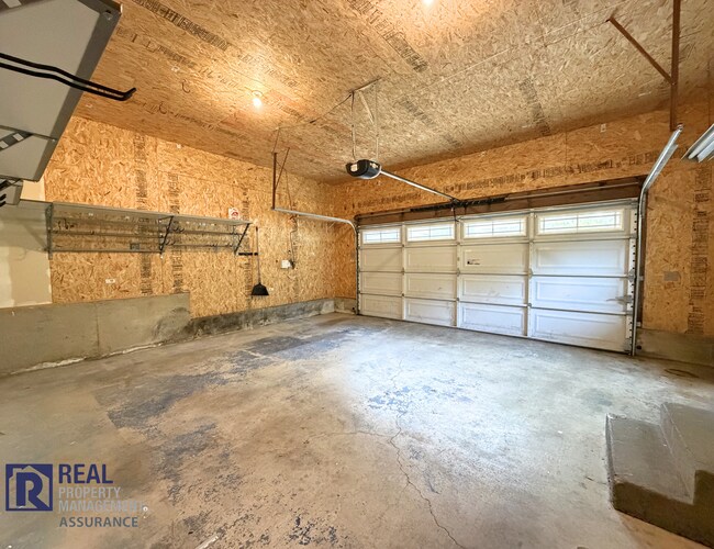 Building Photo - Beautiful 3-Bedroom Home with Fenced Yard, Central A/C & 2-Car Garage