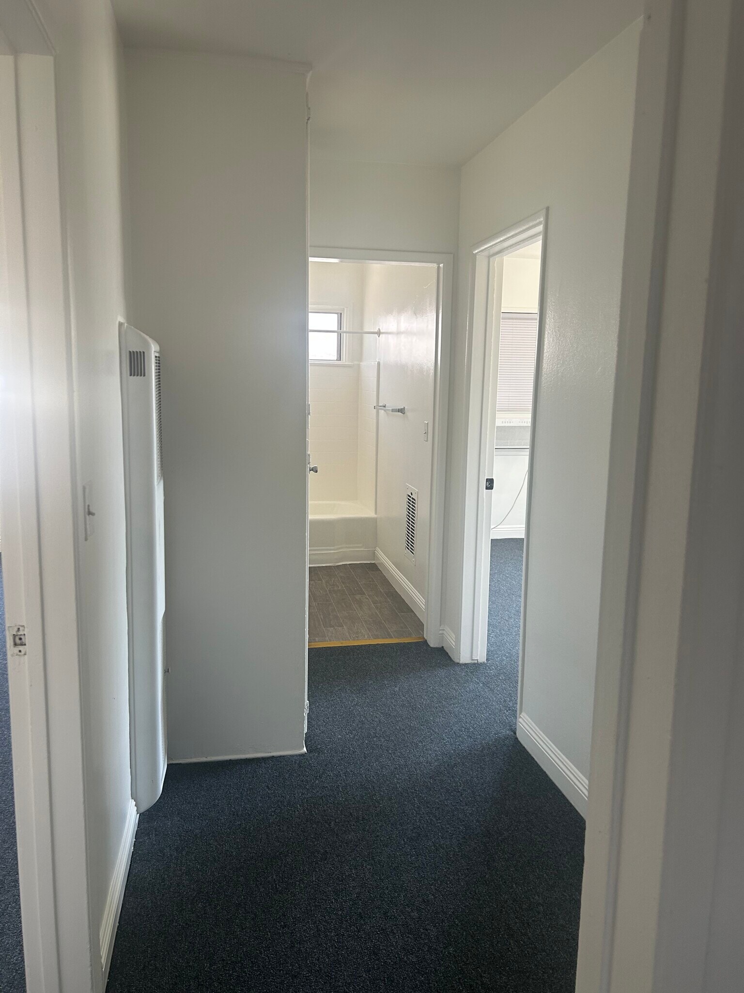 Building Photo - 12233 Vanowen St