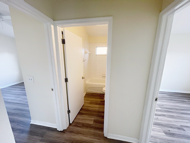 Building Photo - 12820 Longcrest Dr