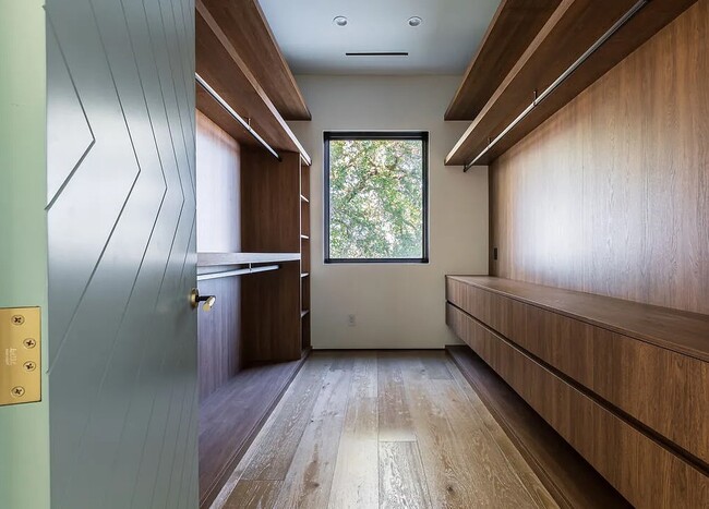 Building Photo - 13331 Mulholland Dr