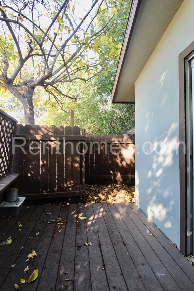 Building Photo - 8830 Mariposa St