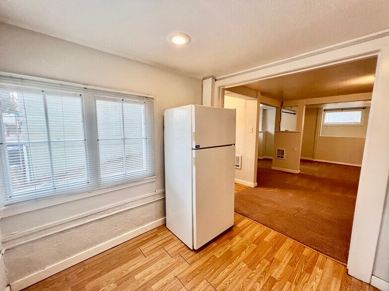 Building Photo - 414 E Mercer St