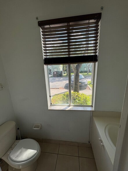 Building Photo - 2819 SE 15th Rd