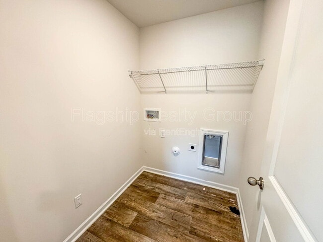 Building Photo - 2136 Montalvan Dr