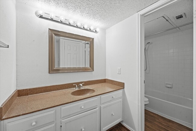 Building Photo - 15151 Berry Trl