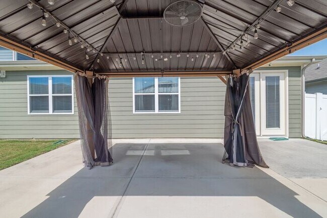Building Photo - Luxury Living Begins at Home: Where Every Day Feels Like a Retreat; 5BR/3BA, Office