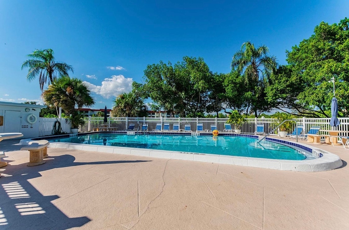 Pool - 4550 Overlook Dr NE