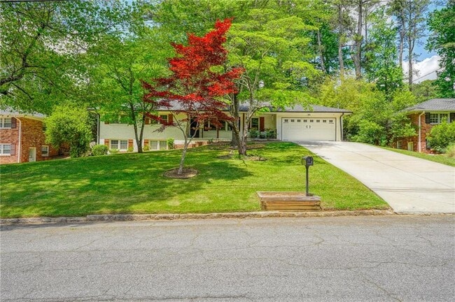 Building Photo - 3076 McCully Dr NE