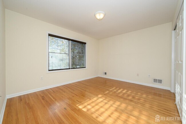 Building Photo - 601 St Marks St