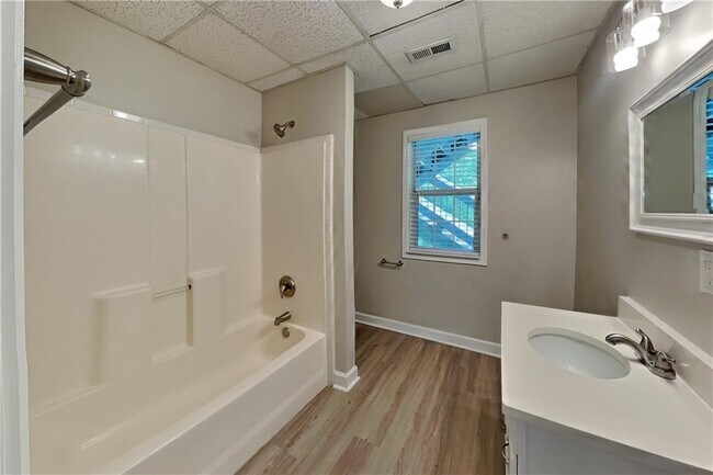 Building Photo - 3820 Pheasant Run Trce