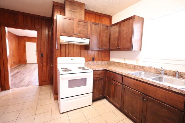 Building Photo - 321 Michael Cir