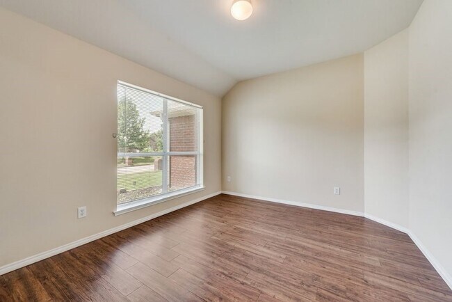 Building Photo - 105 Shadybrook Dr