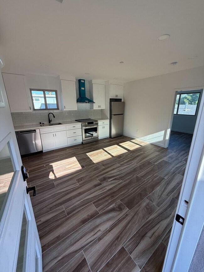 Building Photo - Newly Built 1-Bedroom ADU in Prime Pacific...