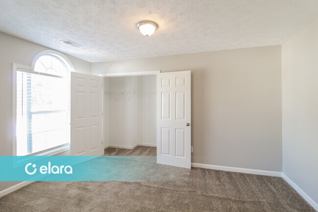 Building Photo - 8007 Harmony Lakes Dr