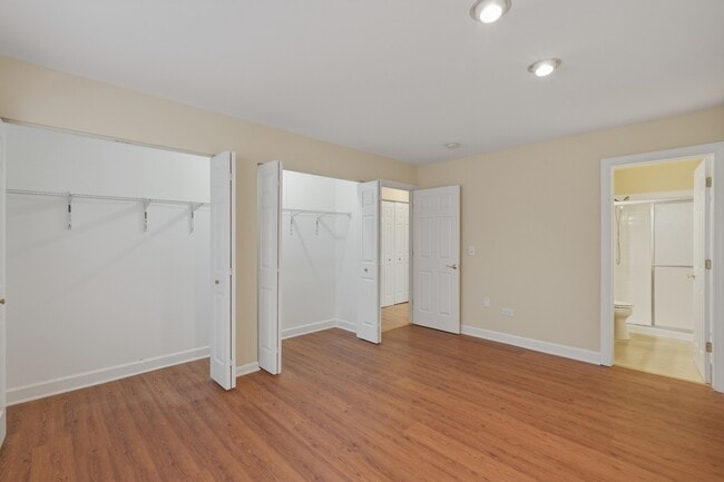 Building Photo - 460 N Lake Shore Dr