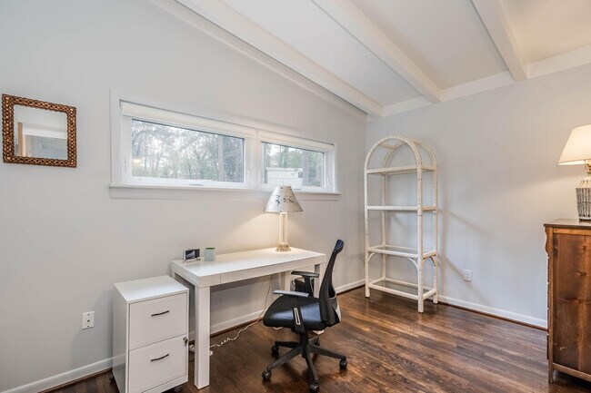 Building Photo - 1134 Baker Ln