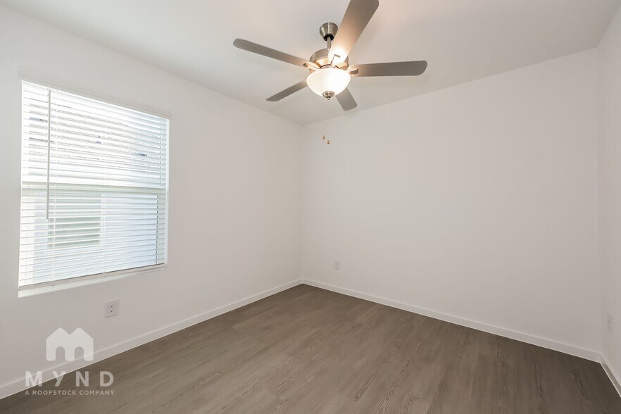 Building Photo - 2708 River Knl Ln