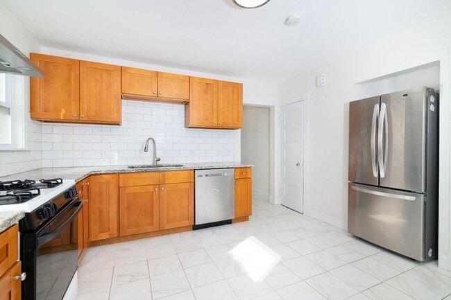Building Photo - 21 Wollaston Ave