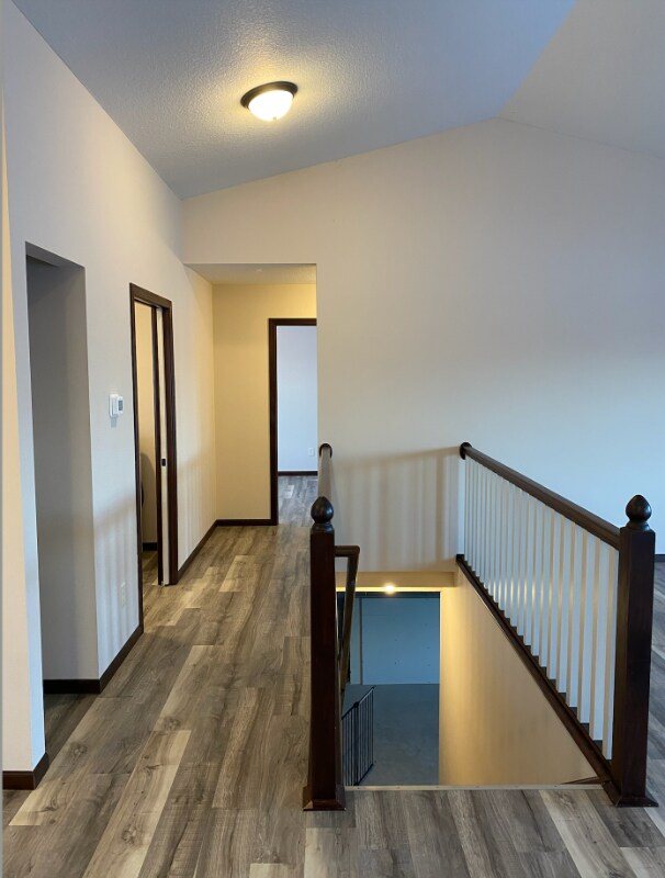 Building Photo - 906 Taft St S