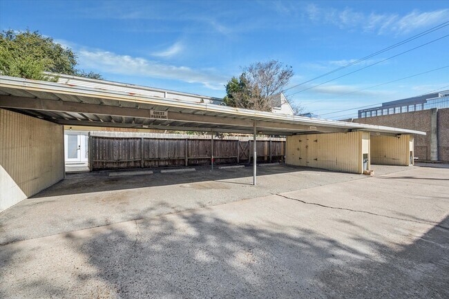 Building Photo - 13062 Trail Hollow Dr