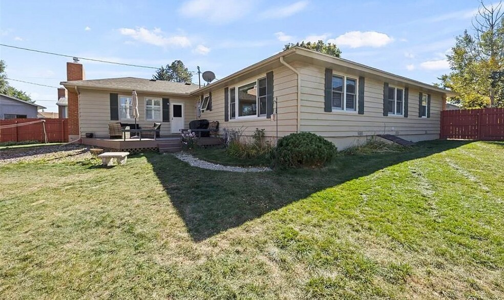 Building Photo - 1868 Northview Dr