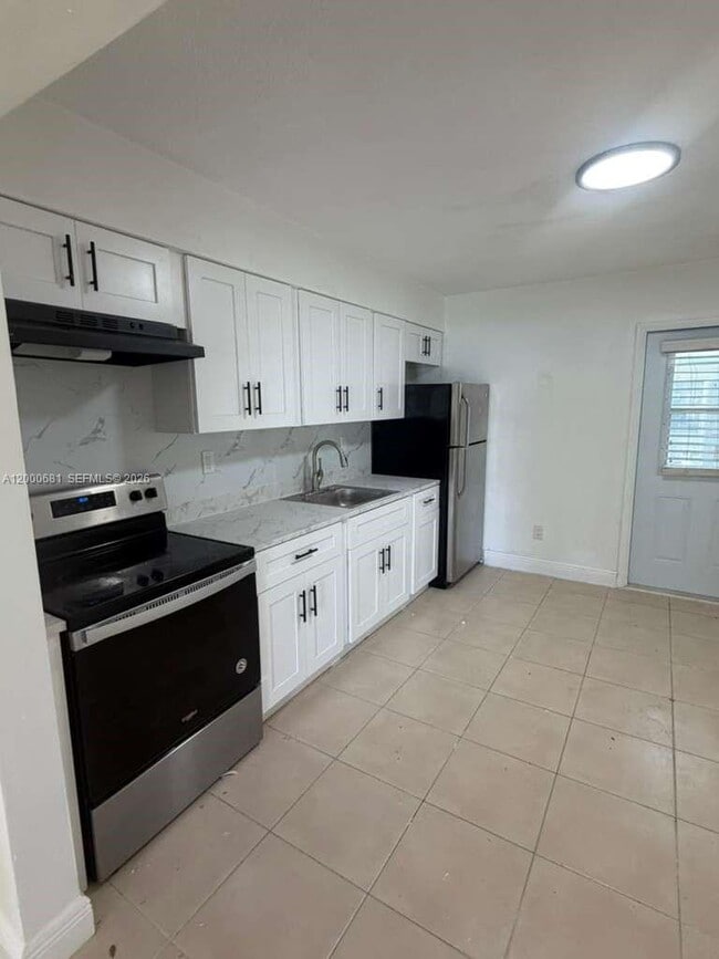 Building Photo - 18416 NE 24th Ct