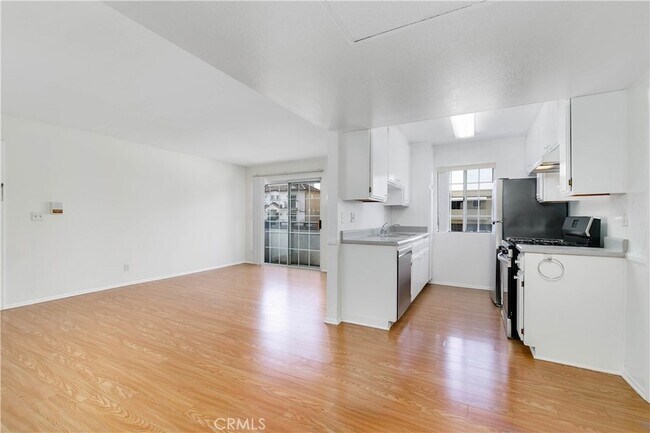 Building Photo - 3632 Dunn Dr