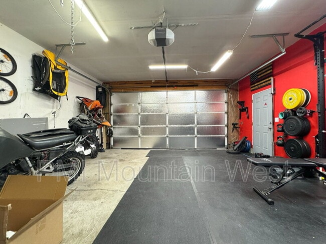 Building Photo - 484 E 900 N