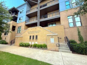 Building Photo - 2401 Euclid Ave