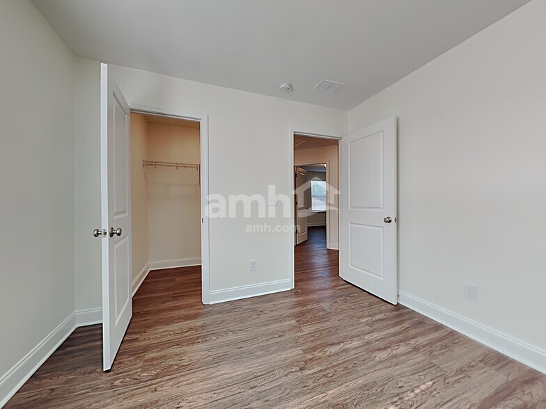Building Photo - 320 Azore Way