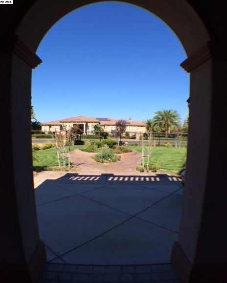 Building Photo - Extremely rare Fair Oaks Ranch executive r...