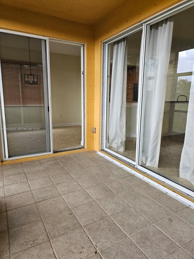 Building Photo - 8255 NW 128th Ln