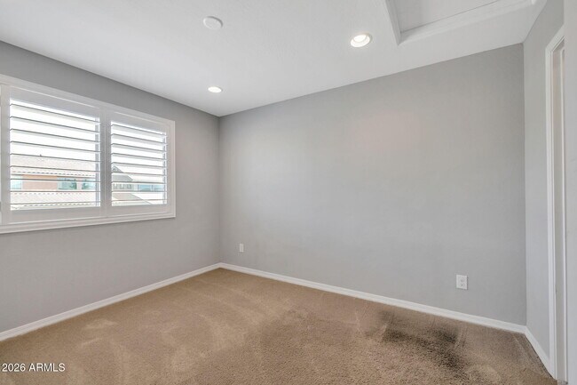 Building Photo - 5819 N 88th Ln