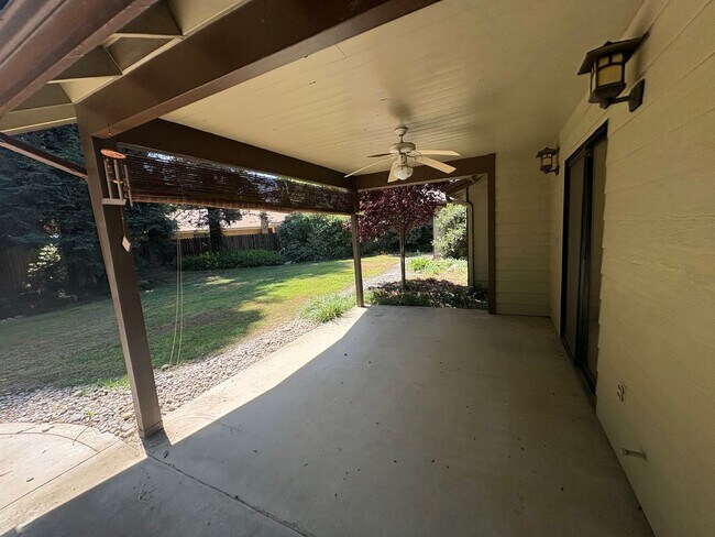 Building Photo - NW Visalia Home coming soon!