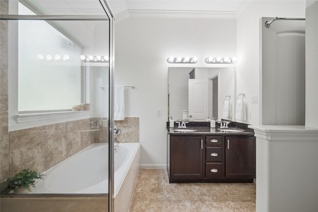 Building Photo - 3831 Daintree Park Dr