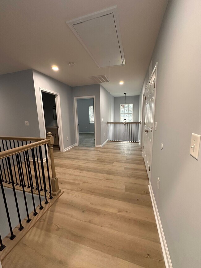 Building Photo - 517 Cardamon Ct