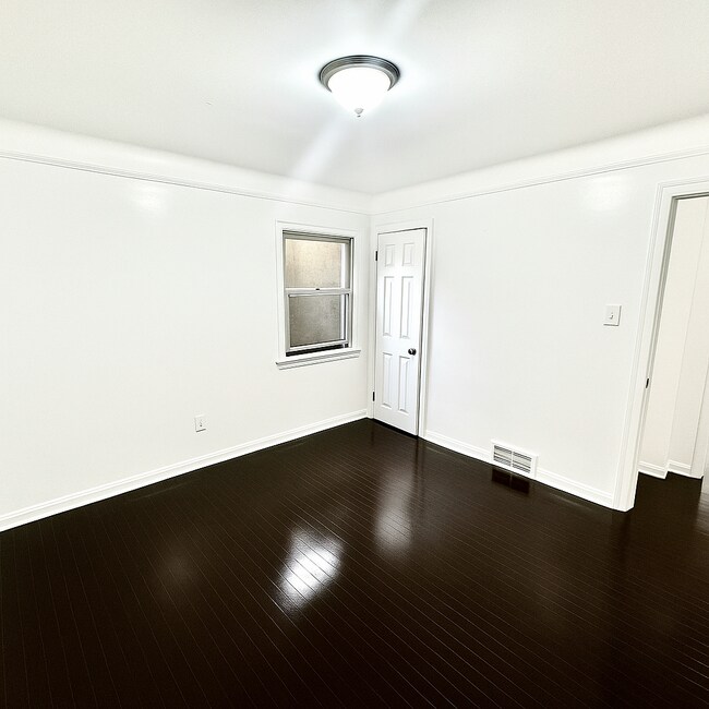 Building Photo - 9219 McKinney St