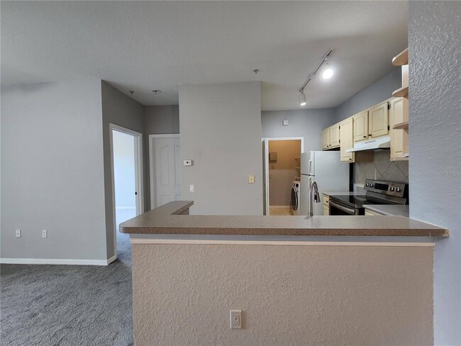 Building Photo - 1325 Lake Shadow Cir