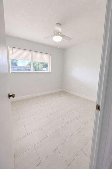 Building Photo - 1251 NE 211th Ter