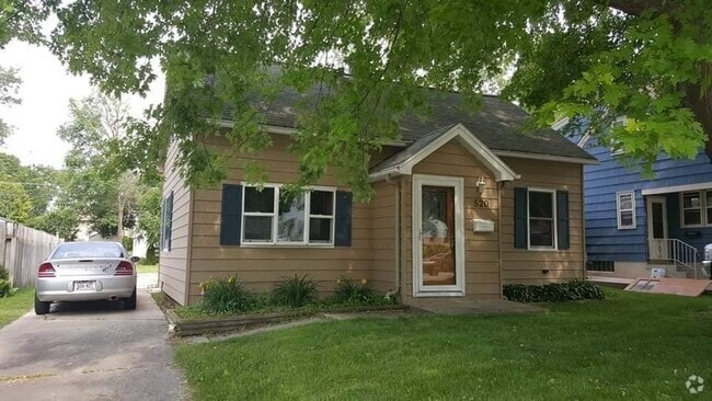 Building Photo - 520 S 27th St