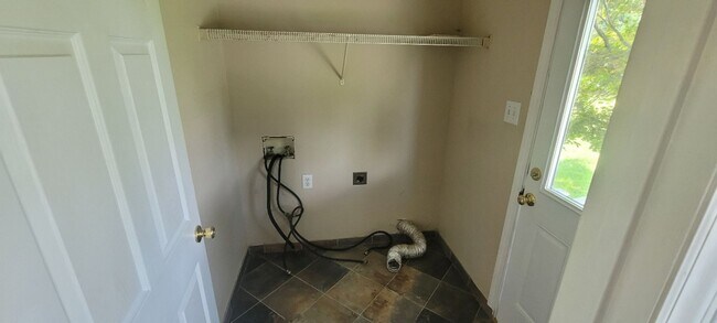 Building Photo - 3 BR - 2 BA Ranch in Garner