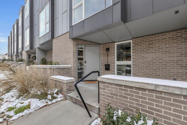 Building Photo - 2712 McGee Trafficway