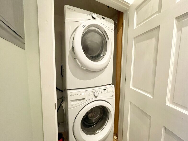 Building Photo - 1431 Tremont St