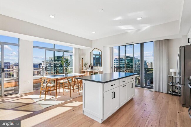 Building Photo - 475 K St NW